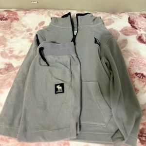 Abercrombie grey fit!